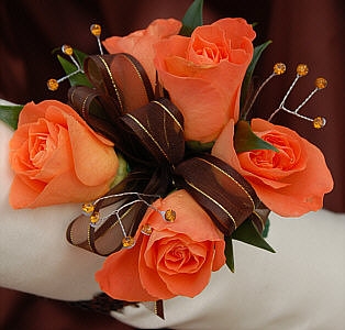 5 Orange Sweetheart Rose Corsage - Gold