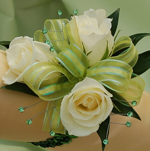 White Sweetheart Rose Corsage - Green